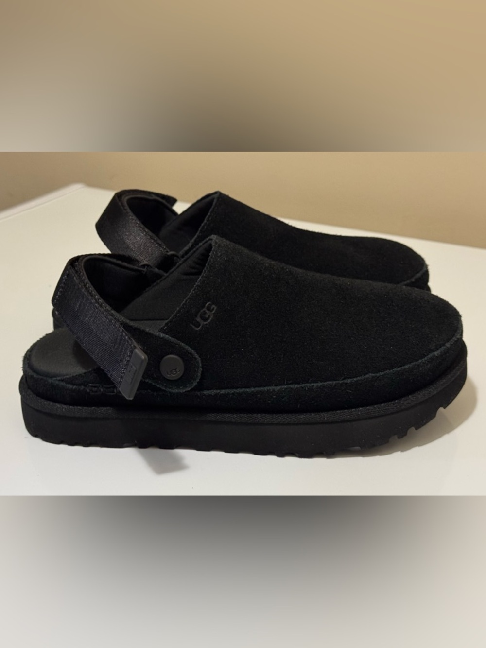 Ugg Goldenstar Clogs Black Size 9 Brand New!
